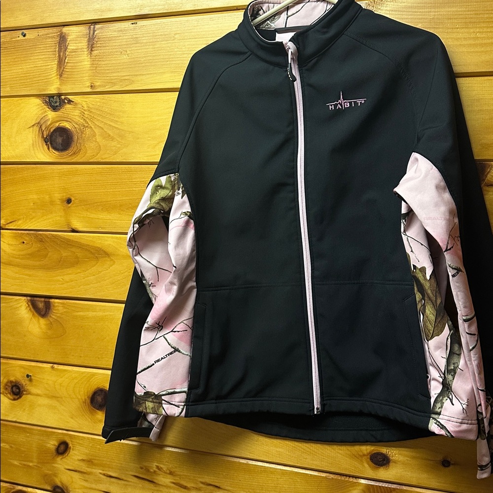 Habit Real Tree Women's Medium Jacket Black with Pink Camouflage